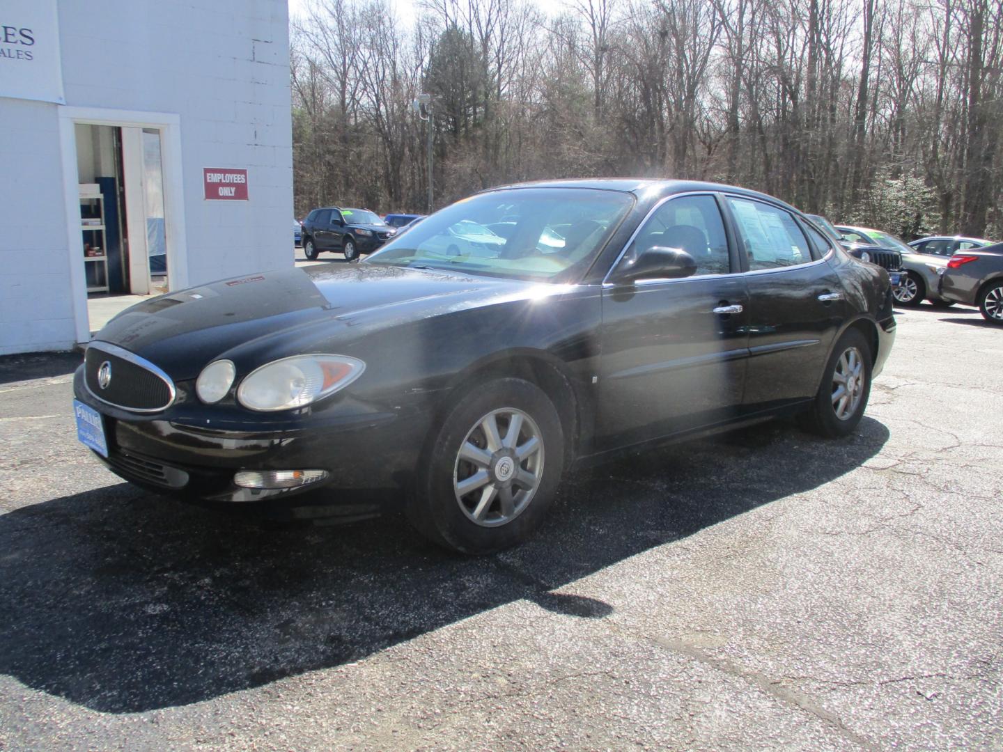 2007 Buick LaCrosse CXL (2G4WD552071) with an 3.8L V6 OHV 12V engine, 4-Speed Automatic Overdrive transmission, located at 540a Delsea Drive, Sewell, NJ, 08080, (856) 589-6888, 39.752560, -75.111206 - Photo#1